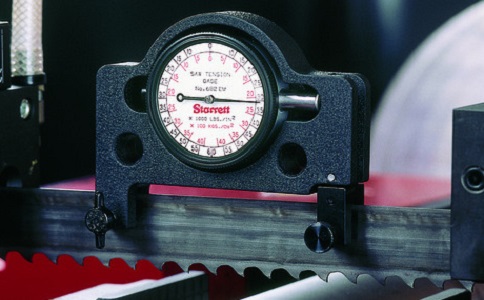 牡丹江锯切钛合金用双金属带锯条还是硬质合金带锯条？